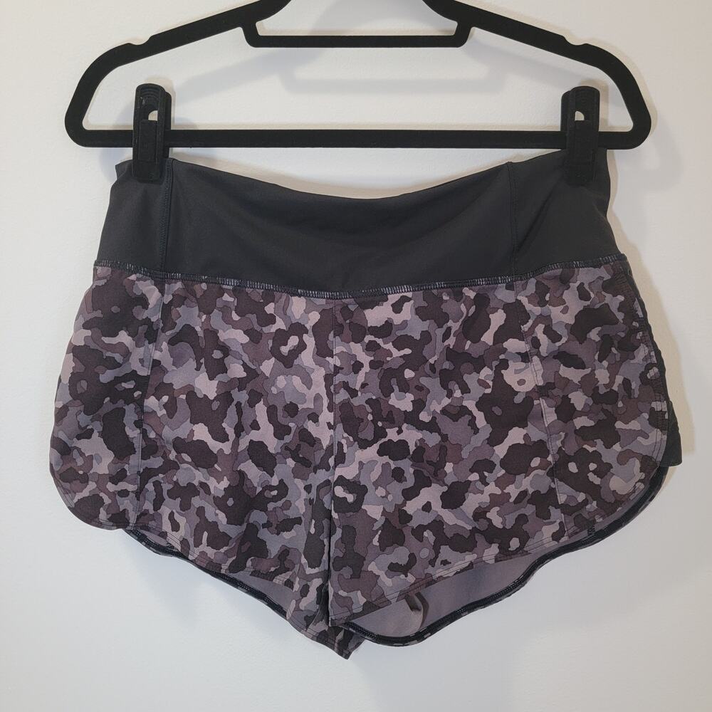 Athleta Womens Running Free Printed Short 3.5" Black‎ Grey Camo Print Size S